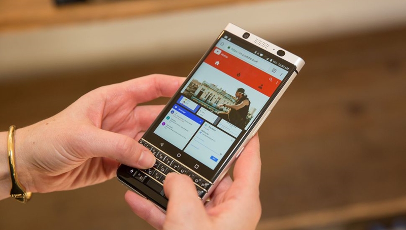 blackberry-key-one-mercury-mwc-21 (1).jpg