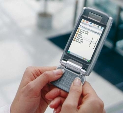 is1x35f9vk-sony-ericsson-p910_640x0.jpg